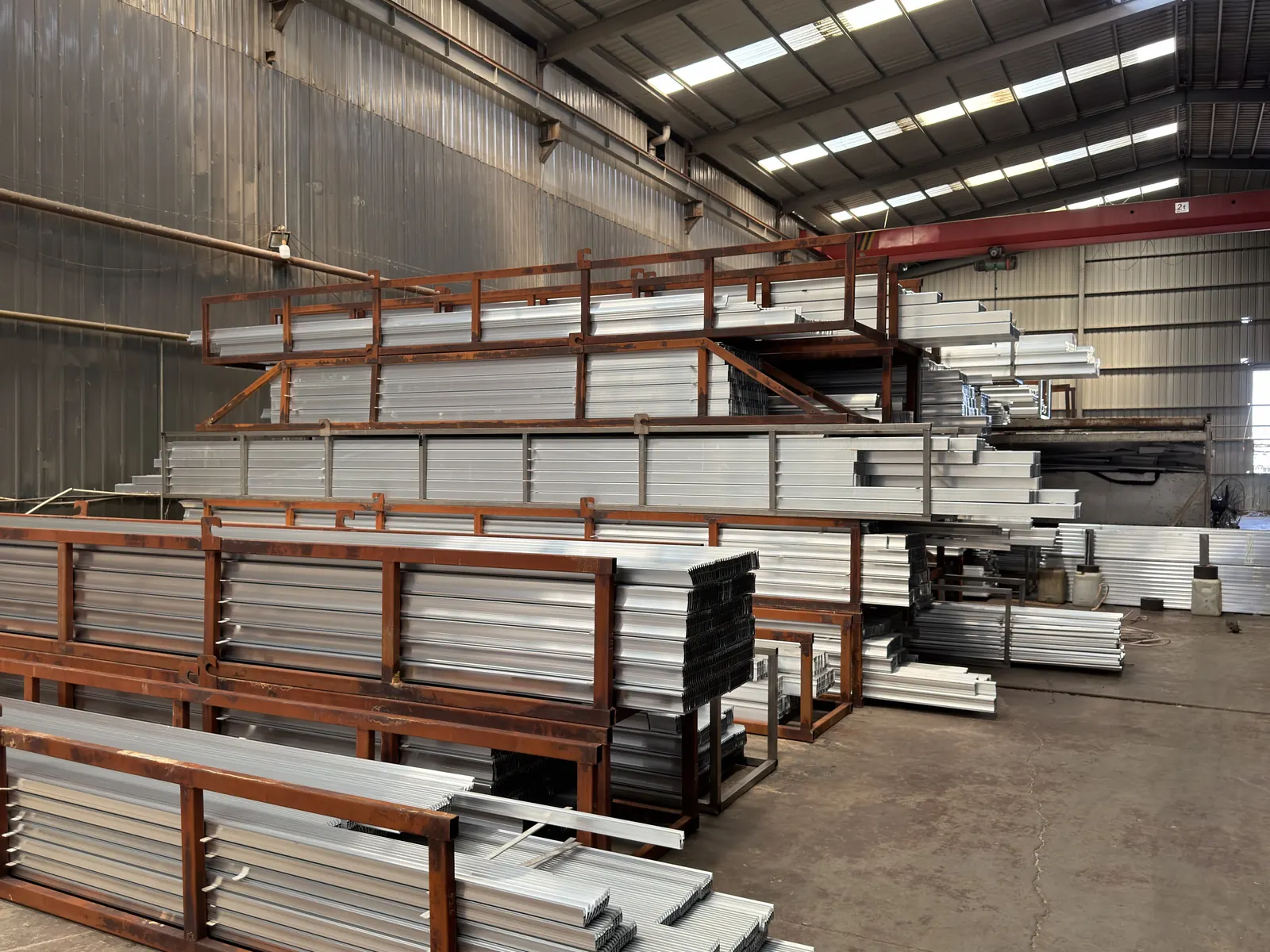 Bulk aluminum profile warehouse